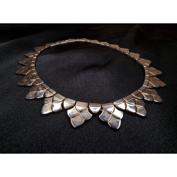 Vintage TRIFARI Signed 1940s Alfred Philippe Silver Necklace Scalloped Design - Picture 4 of 5